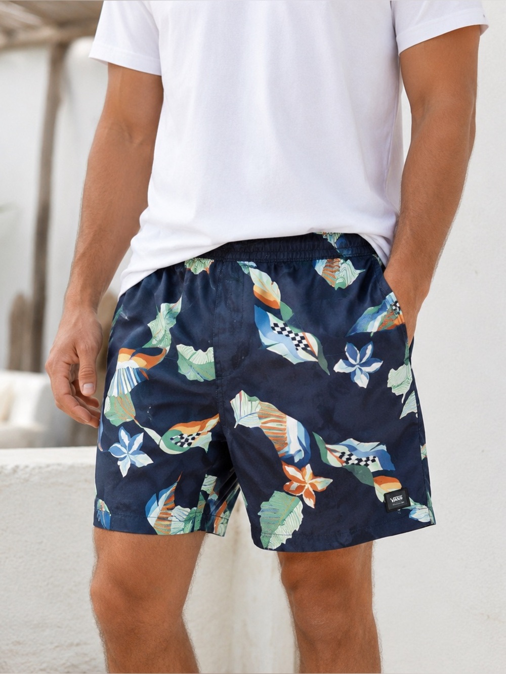 Vans Men’s Large Tropical Floral Swim Hybrid Shorts Navy